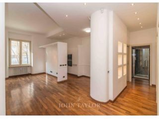 Appartamento di 120 m² con 4 locali in affitto a Milano