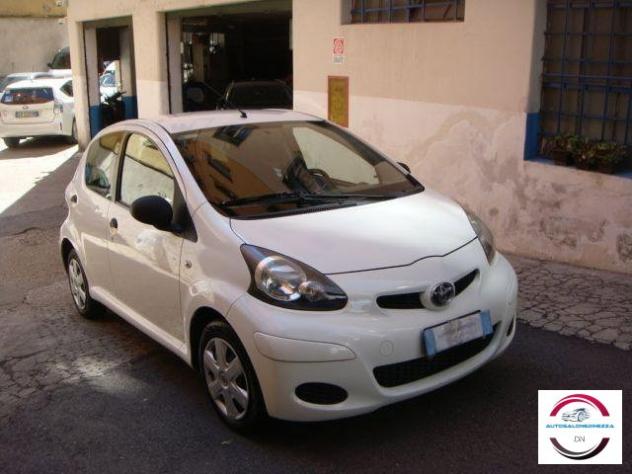 TOYOTA - Aygo - 12V VVT-i 5 porte Now Connect - Foto 2