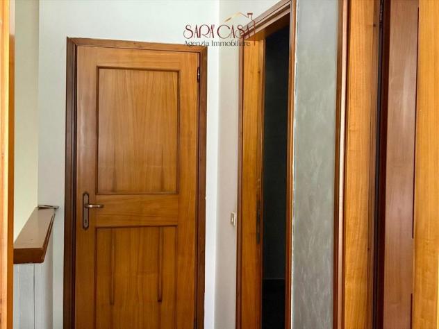 Appartamento disposto su due livelli in posizione centrale - Foto 15