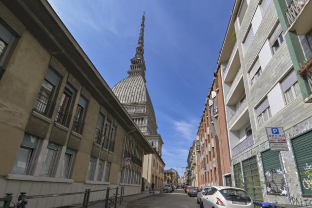 Palazzo / Stabile in vendita a Torino - Foto 2