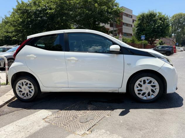 Toyota Aygo 1.0 72cv AUTOMATICA 62.000km - Foto 5