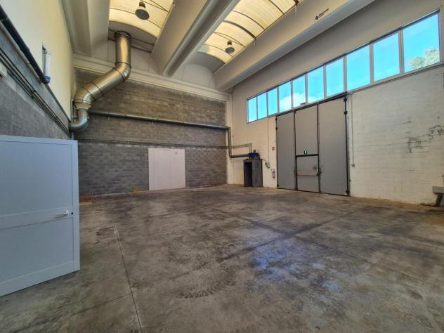 Capannone industriale in affitto a Santa Croce sull'Arno 450 mq Rif: 1285222