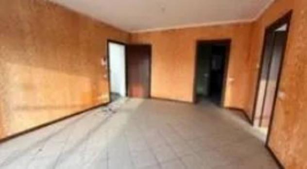 Immobile in asta di 94 m², box auto doppio in vendita a Oleggio - Foto 3