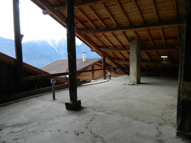 Vendesi sottotetto abitabile da ristrutturare - Foto 2