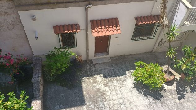 MONOLOCALE ARREDATO IN PIENO BORGO A TARANTO - Foto 2