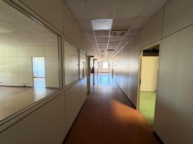 Immobile di 1500 m² con più di 5 locali in affitto a Brescia - Foto 6