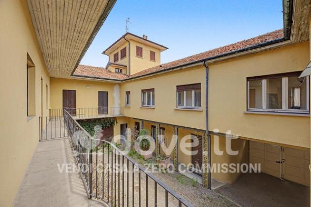 Casa indipendente di 840 m² con più di 5 locali in vendita a Golasecca - Foto 5