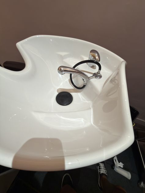 ARREDAMENTO PER PARRUCCHIERI MALETTI - Foto 3