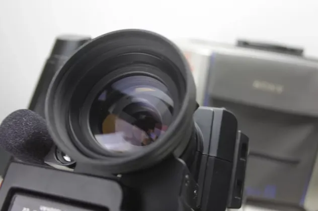 TELECAMERA VINTAGE SONY VIDEO 8 CCD-V8 AF CON VALIGETTA, 2 BATTERIE + ACCESSORI, - Foto 6