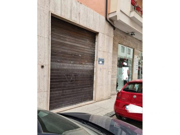 Negozio in Via Monte Santo