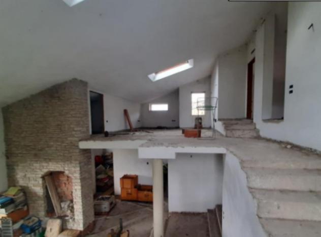 Immobile in asta di 372 m² con più di 5 locali e box auto in vendita a Caltrano - Foto 2