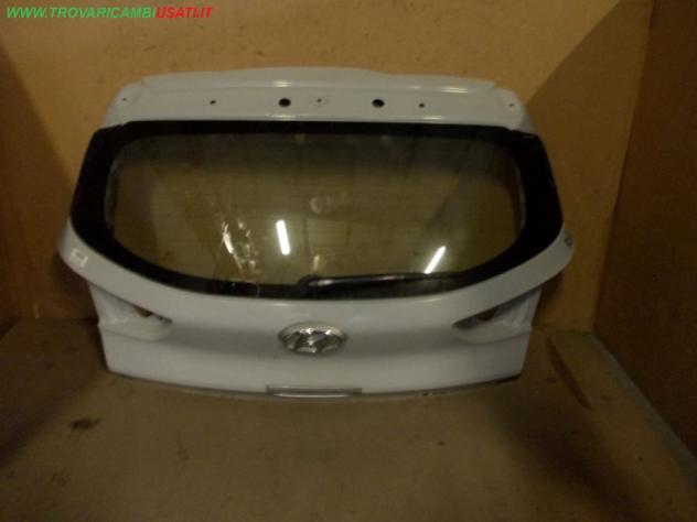 PORTELLO POST. GRIGIO  CON MOT. HYUNDAI i 30 (GD) 5 porte 999-U38609 Carrozzeria  Lamierati esterni  Portello  Portello post. HYUNDAI - i 30 - 01-01-2