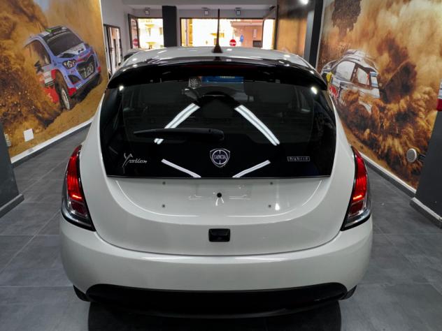 Lancia Ypsilon 1.0 FireFly 5 porte S&S Hybrid Gold - Foto 4