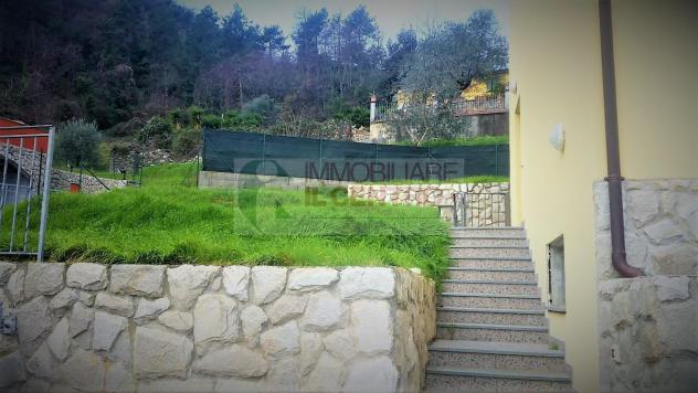 Porzione di bifamiliare con garage e giardino - Foto 9