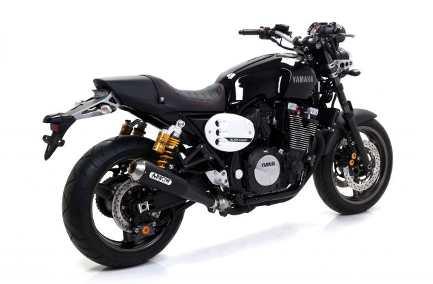 Yamaha Xjr 1300 scarico protezioni bauletti leve pedane cupolini freni