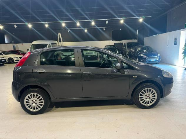 Fiat Punto GRANDE 1.4 5P DYNAMIC NATURAL POWER - Foto 7