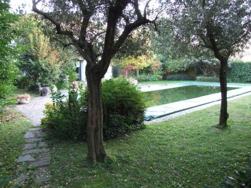 CASTIGLIONE DELLE STIVIERE PRIVATO VENDE VILLA ZONA BELVEDERE - Foto 3