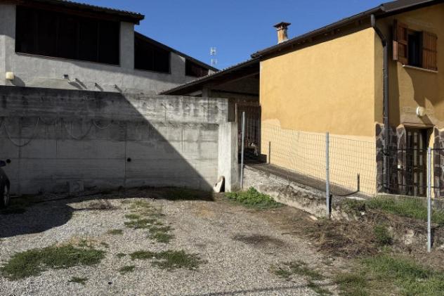 Terreno di 130 m² in vendita a Montescano