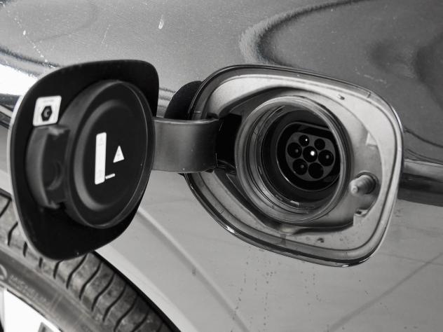 Volvo XC60 Recharge T6 Plug-in AWD auto Plus Dark - Foto 5