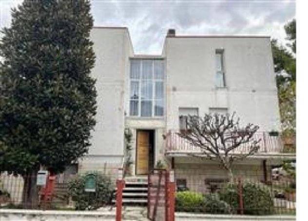 Immobile in asta di 417 m² con più di 5 locali e box auto in vendita a Fano - Foto 2
