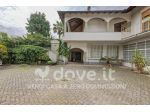 Casa indipendente di 367 m² con più di 5 locali in vendita a Tradate
