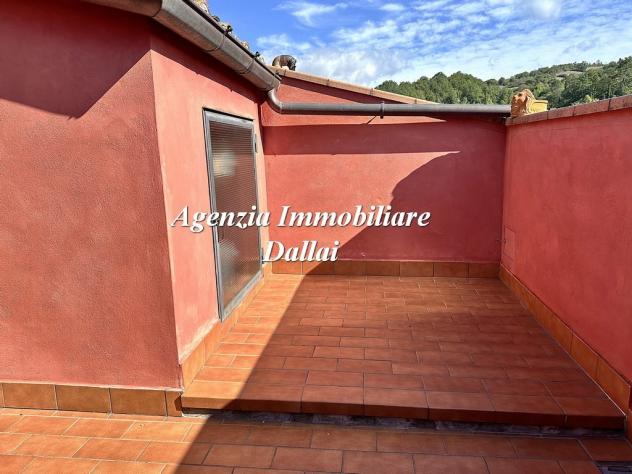 Appartamento con terrazzo, garage e cantina - Foto 2