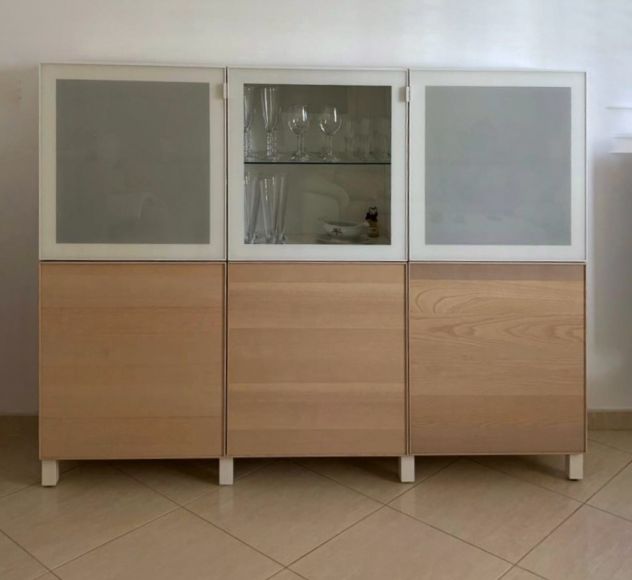 Credenza IKEA legno chiaro e bianco - ottime condizioni