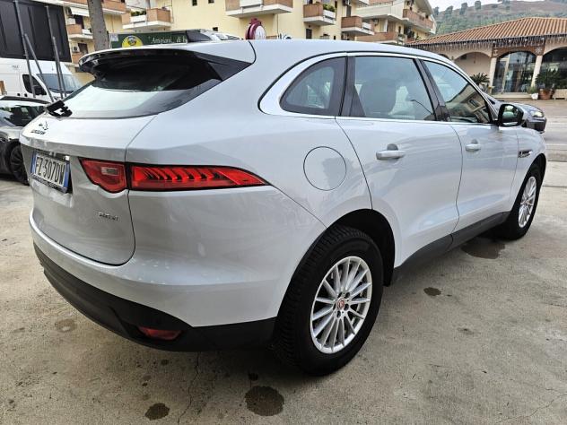 Jaguar F-Pace 2.0 D 180 CV AWD aut. Pure - Foto 8