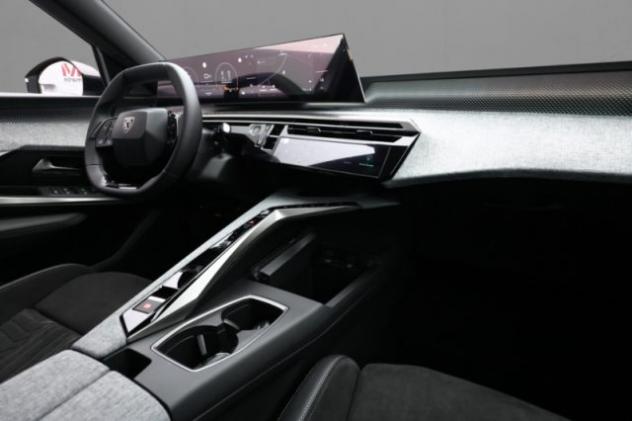 PEUGEOT 5008 Hybrid 145 e-DCS6 GT rif. 23759170 - Foto 5