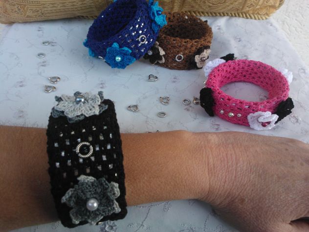 Bracciale largo ricoperto ad uncinetto - Foto 3