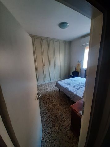 DUE CAMERE MATRIMONIALI ARREDATE - Foto 3