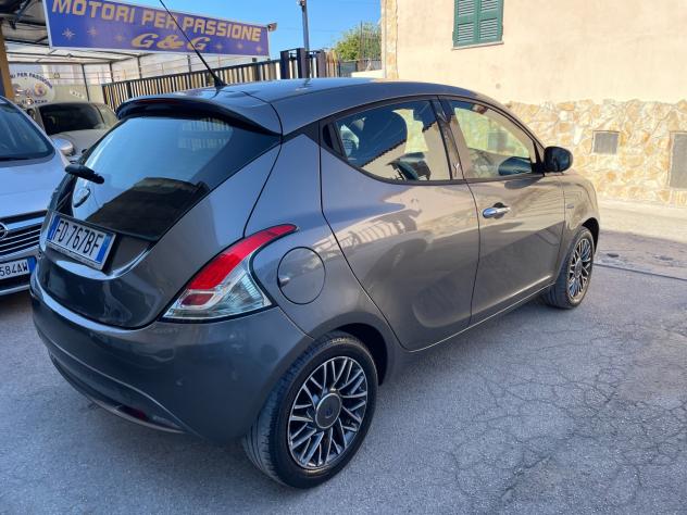 Lancia Ypsilon 1.2 69 CV 5 porte GPL Ecochic Gold - Foto 9
