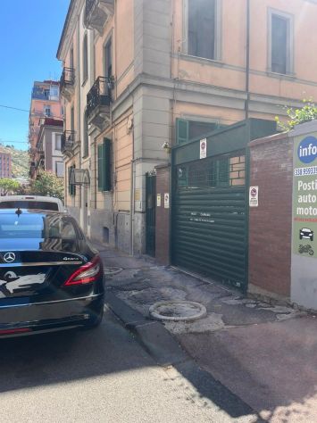 UFFICIO ZONA CENTRALE CON INGRESSO INDIPENDENTE IN VIA MICHELE CONFORTI