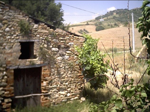 RUSTICO DA RISTRUTTURARE SU DUE LIVELLI - Foto 5