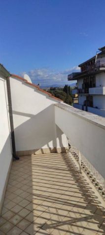 CASAL MONASTERO MONOLOCALE CON AMBIENTI SUDDIVISI ARREDATO CON BALCONE - Foto 5