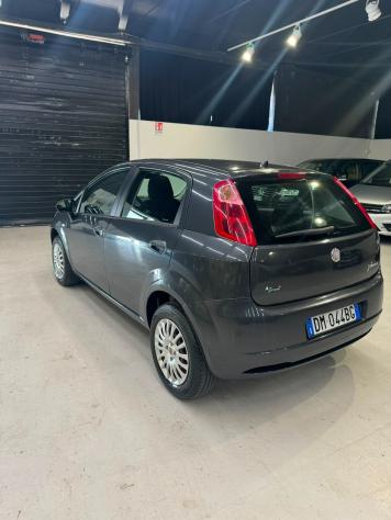 Fiat Punto GRANDE 1.4 5P DYNAMIC NATURAL POWER - Foto 6