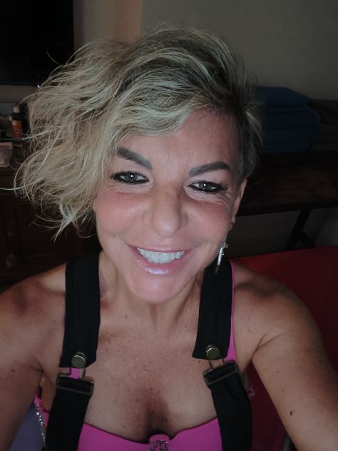 MASSAGGIATRICE e Operatrice Tantra Dal 26/10 al 2/11 Tel:3474793854