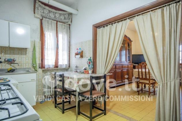 Casa indipendente di 270 m² con più di 5 locali e box auto in vendita a Ferrara - Foto 12