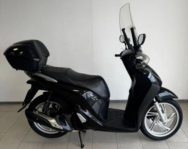 Honda SH 150i con ABS (Ottimo Stato) VENDO A 1300 € - Foto 2
