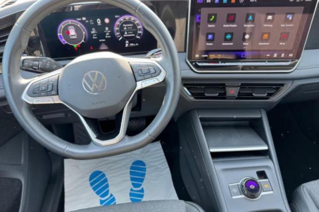 VOLKSWAGEN Tiguan 2.0 TDI 150 CV DSG Life rif. 24050037 - Foto 6