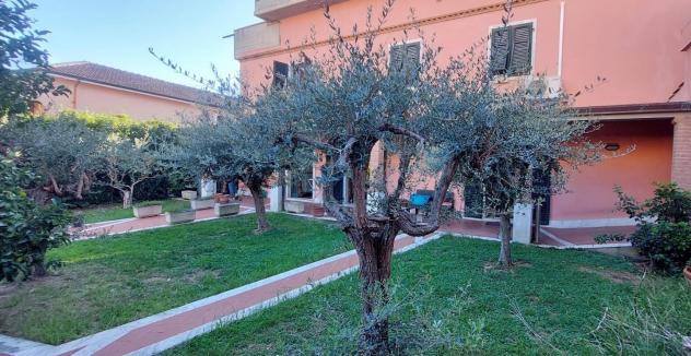 Casa singola in vendita a Fossola - Carrara 300 mq Rif: 1448277