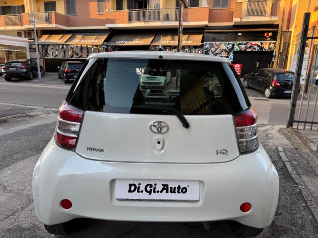 Toyota iQ 1.0 CVT Trend Automatica - Foto 4