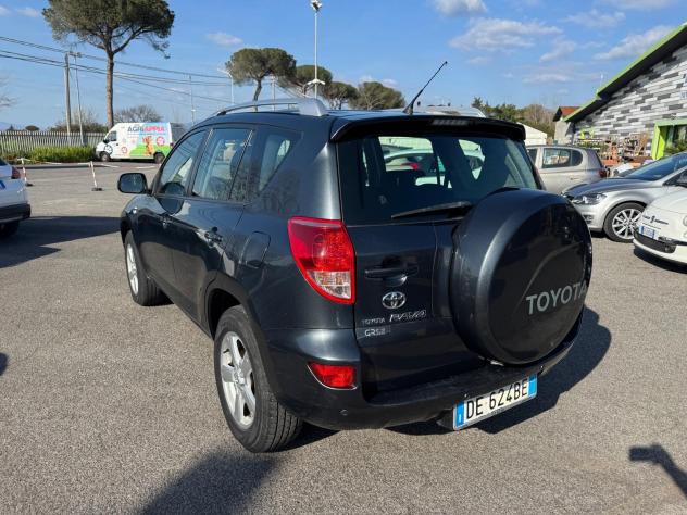 Toyota RAV 4 2.2 D-4D 136CV 5P LUXURY 2006 - Foto 4
