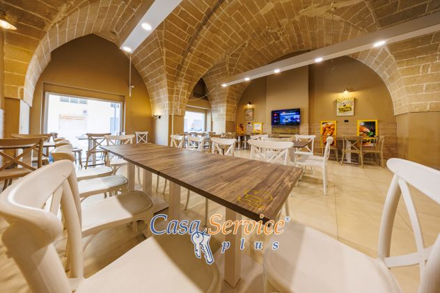 Gallipoli centro – Locale commerciale di 410 mq con attività, in vendita. - Foto 2