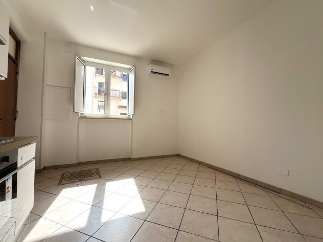 Capezzano - bilocale ristrutturato e arredato con balcone - Foto 10