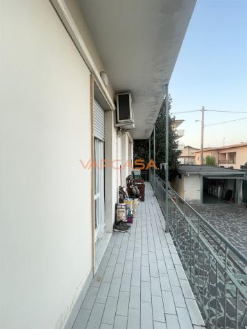 BILOCALE CON INGRESSO INDIPENDENTE, BALCONE E BOX - Foto 11