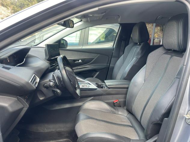 PEUGEOT 3008 1.5HDI ALLURE EAT8 130cv - Foto 8