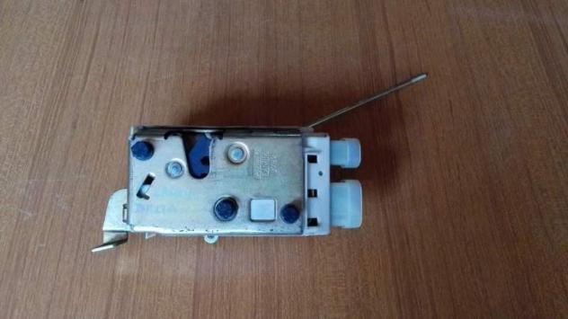 Attuatore Chiusura Porta Anteriore SX Lancia Delta 2 serie 1994