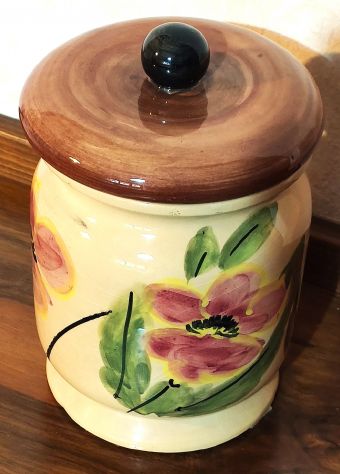 VASO DECORATO CON COPERCHIO.