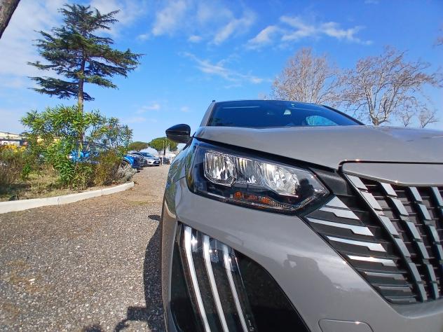Peugeot 2008 Hybrid 145 e-DCS6 Allure - Foto 10